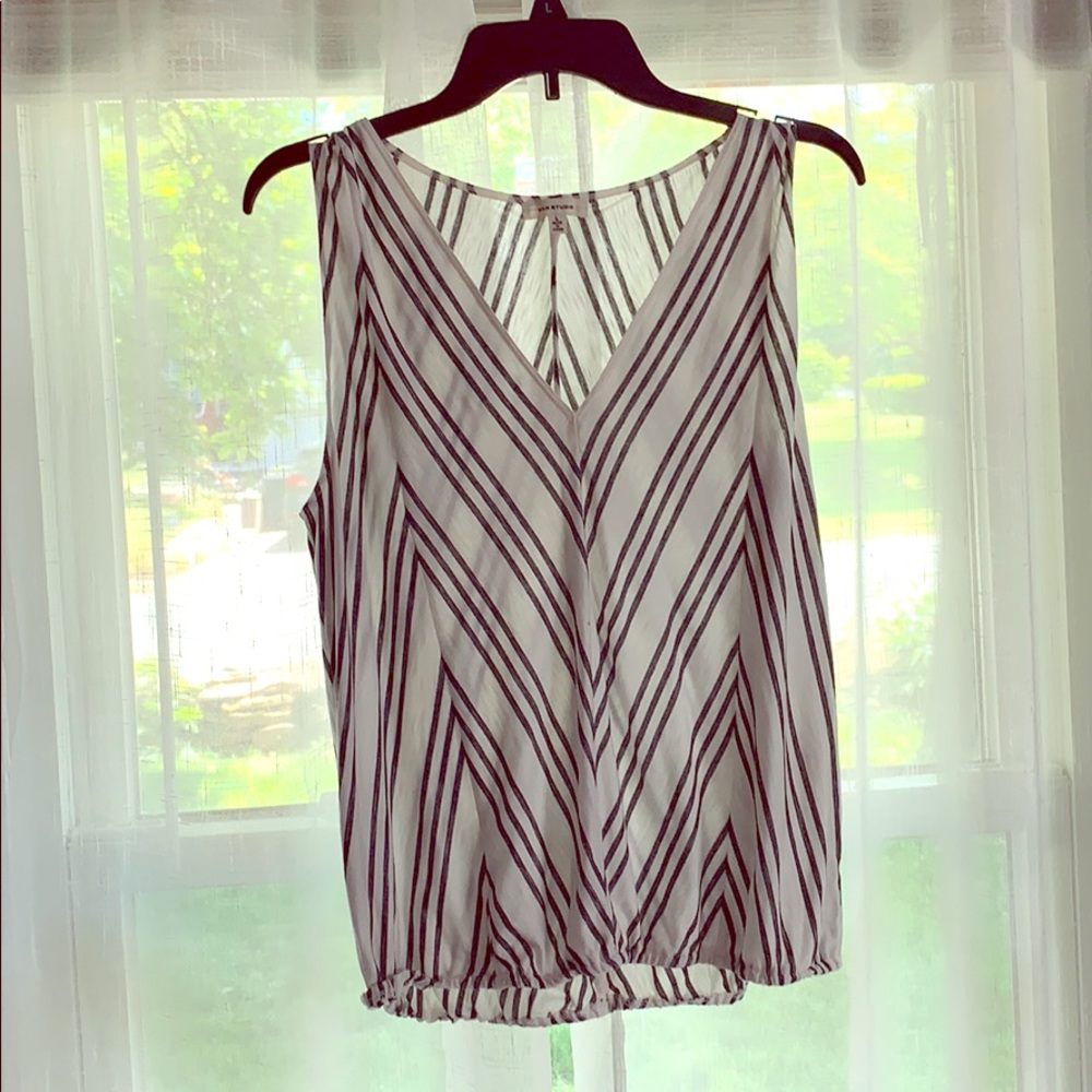 Size large top